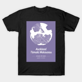 City map in purple: Auckland Tamaki Makaurau, New Zealand with retro vintage flair T-Shirt